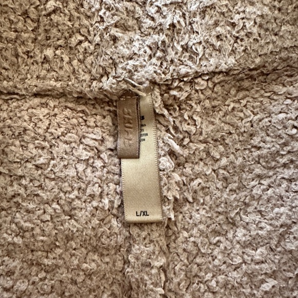 Skims - Picture 2 of 2